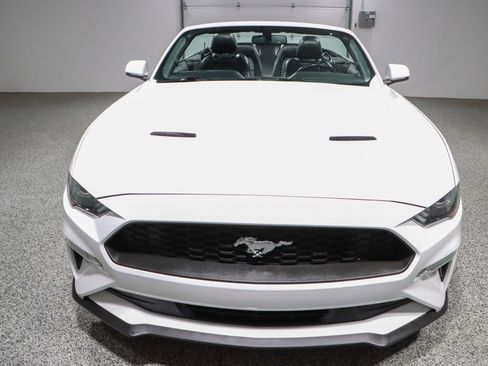 Used 2020 Ford Mustang Premium image 4