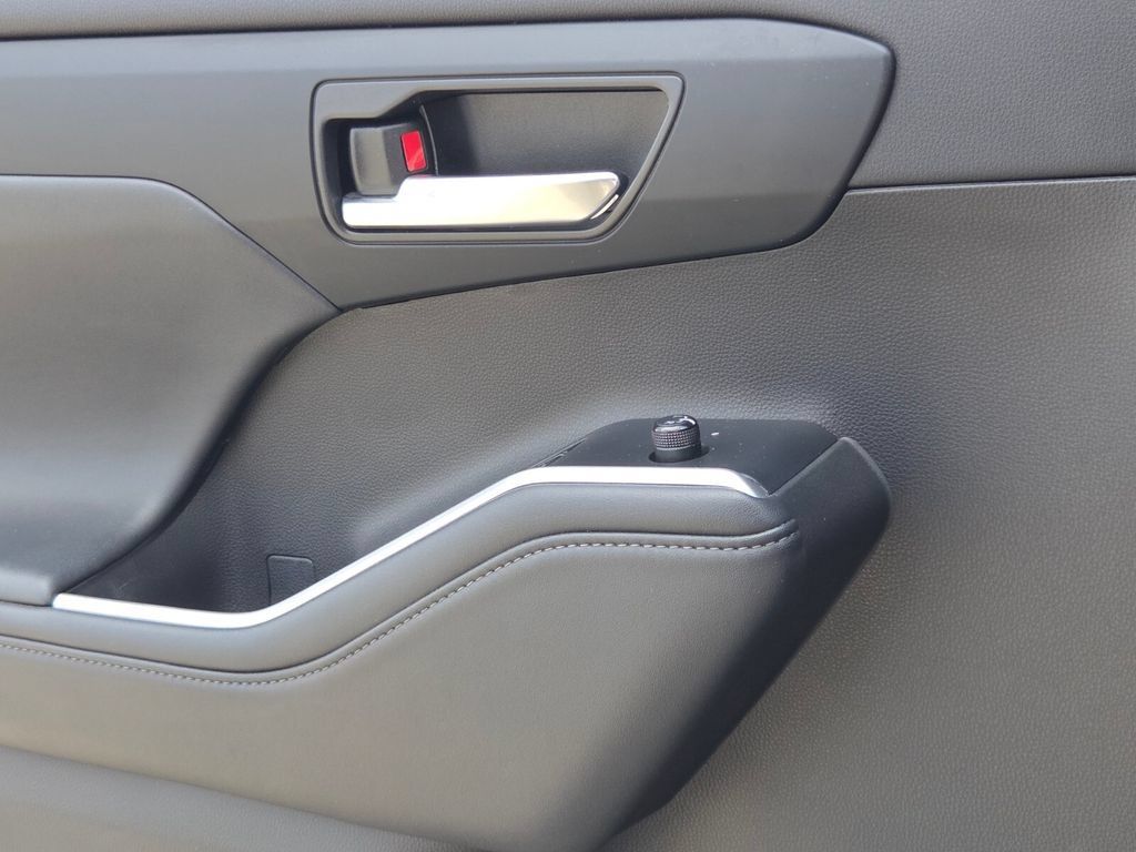 Used 2022 Toyota Highlander XSE FWD image 28