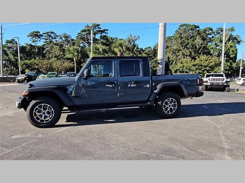 New 2025 Jeep Gladiator Sport image 25