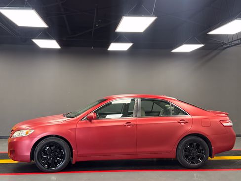 Used 2011 Toyota Camry LE w/ LE Extra-Value Pkg FWD image 3