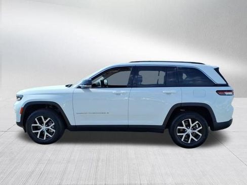 Certified 2023 Jeep Grand Cherokee Limited w/ Luxury Tech Group II AWD/4WD image 5