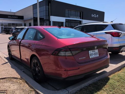 Used 2025 Honda Accord SE image 7