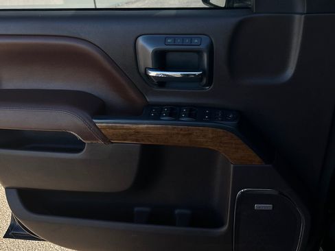 Used 2015 Chevrolet Silverado 2500 High Country w/ Duramax Plus Package image 23