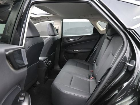 Used 2025 Lexus NX 250 FWD w/ Towing Package (2000 Lbs) image 16