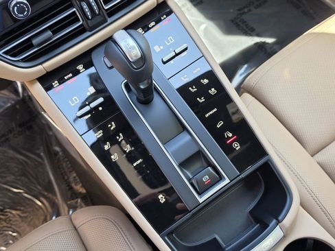 New 2026 Porsche Macan AWD/4WD image 21