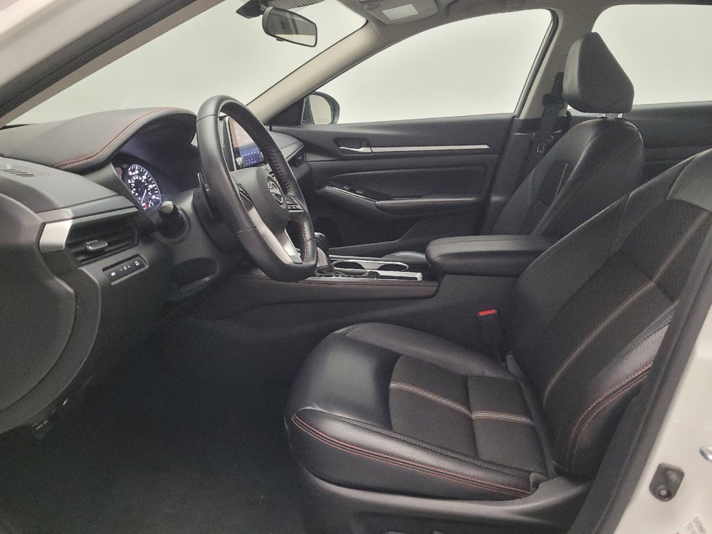 Used 2024 Nissan Altima 2.5 SR FWD image 17