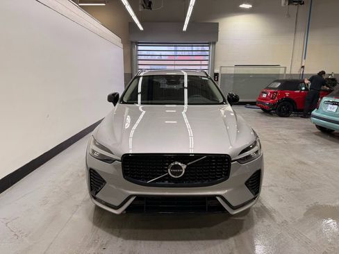 Used 2025 Volvo XC60 B5 Plus image 8