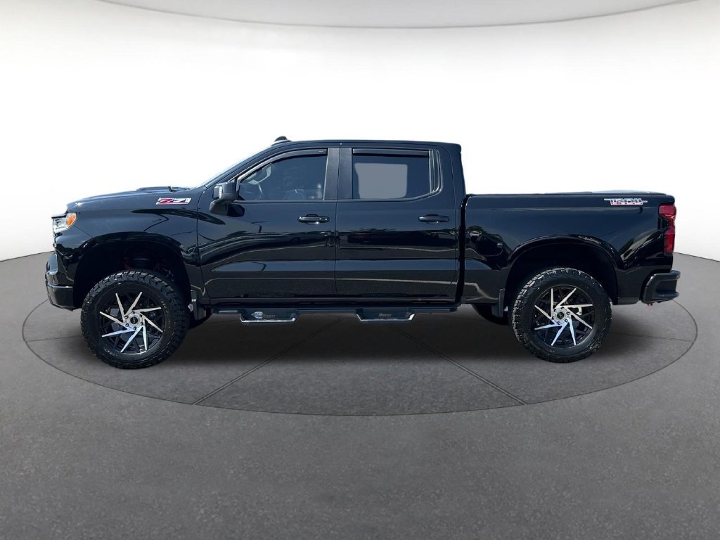 Used 2023 Chevrolet Silverado 1500 LT Trail Boss w/ LT Trail Boss Premium Package AWD/4WD image 2