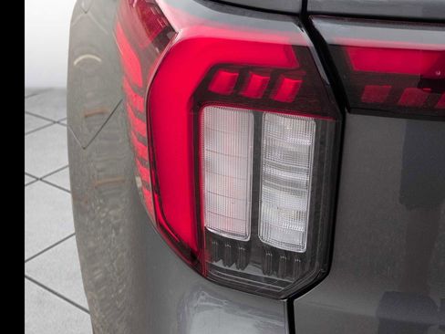 New 2026 Ford Explorer Active w/ Active Comfort Package image 16