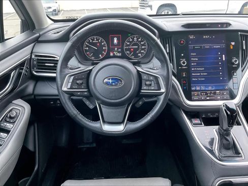 Used 2022 Subaru Outback Limited image 8