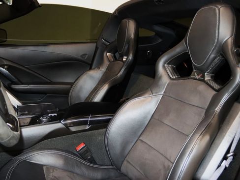 Used 2016 Chevrolet Corvette Stingray Coupe w/ Carbon Flash Badge Package image 38