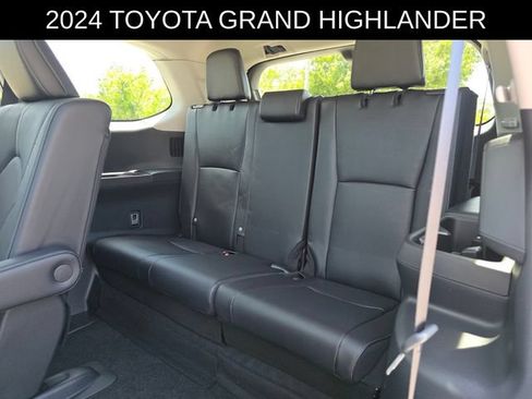 Used 2024 Toyota Grand Highlander AWD image 18