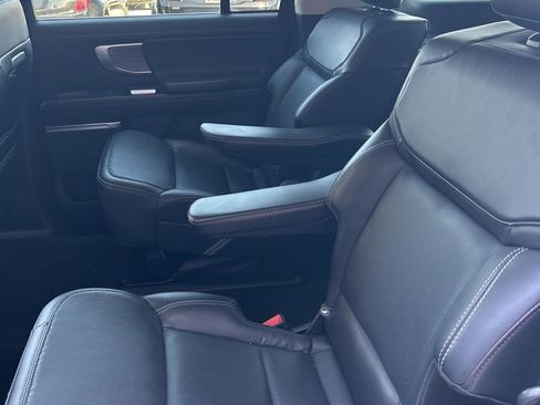 Used 2025 Ford Expedition Platinum image 12