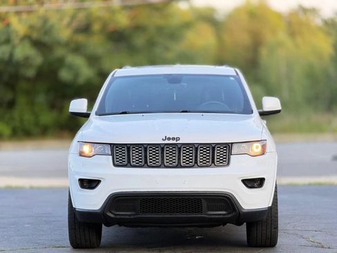 Used 2017 Jeep Grand Cherokee Altitude AWD/4WD image 27