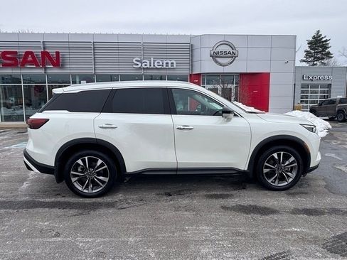 Used 2023 INFINITI QX60 Luxe image 2