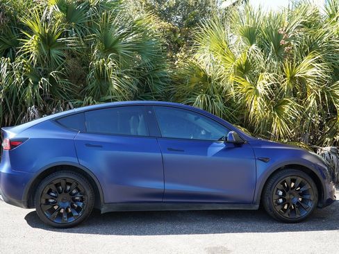 Used 2021 Tesla Model Y Long Range image 5