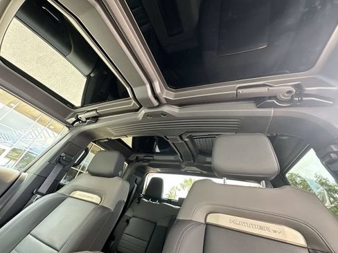 Certified 2025 GMC Hummer EV 2X AWD/4WD image 14