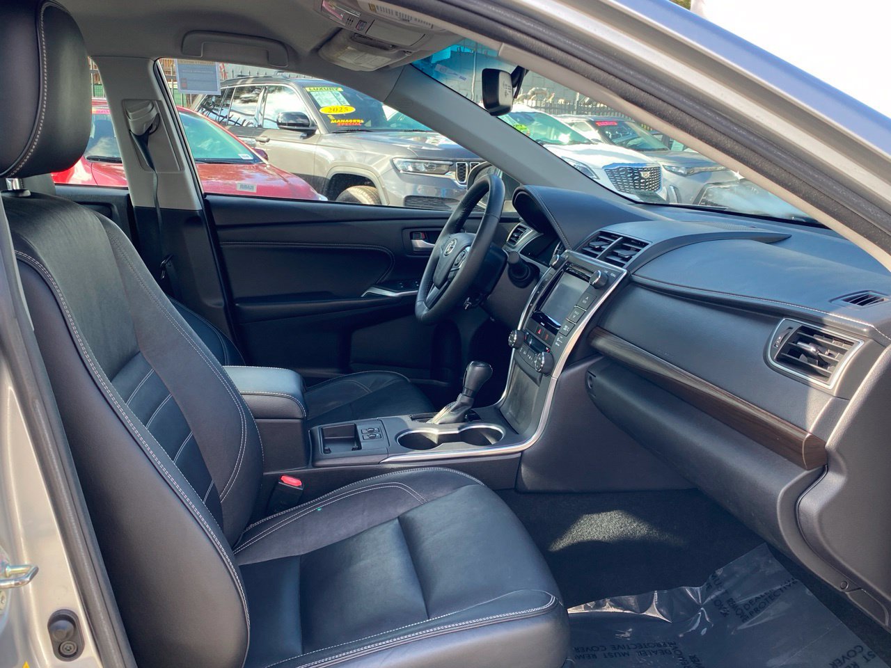 Used 2016 Toyota Camry XLE w/ Convenience Package FWD image 27