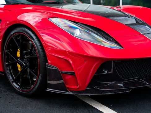 Used 2020 Ferrari 812 Superfast RWD image 9