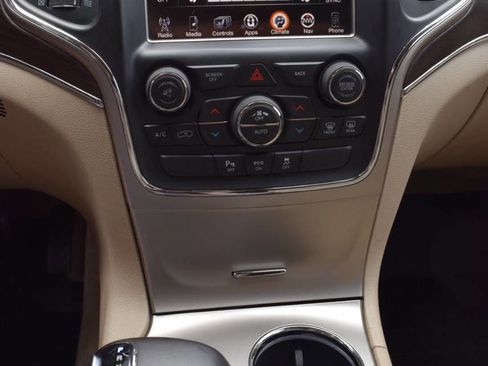 Used 2015 Jeep Grand Cherokee Overland image 35