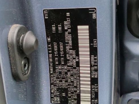 Used 2025 Toyota Corolla Cross L FWD image 35