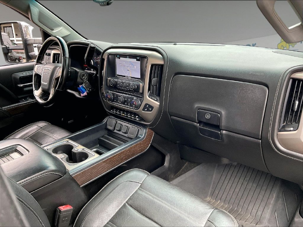 Used 2018 GMC Sierra 2500 Denali w/ Duramax Plus Package AWD/4WD image 13