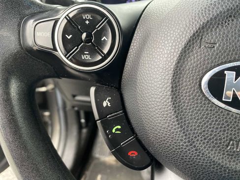Used 2016 Kia Soul + image 25