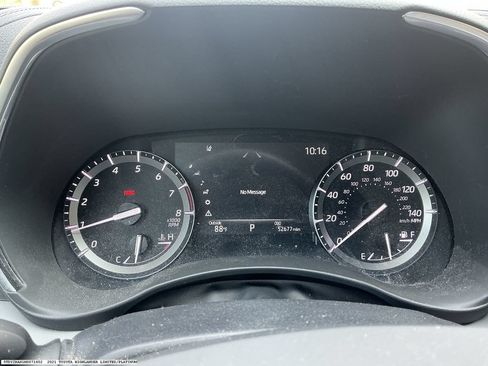Used 2021 Toyota Highlander Limited FWD image 12