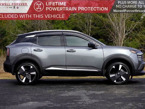 Used 2025 Nissan Kicks SR image 5