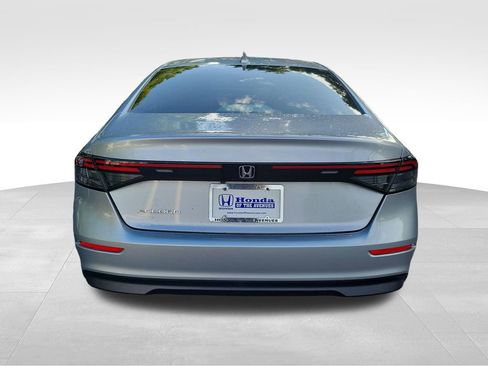 Certified 2023 Honda Accord EX image 9