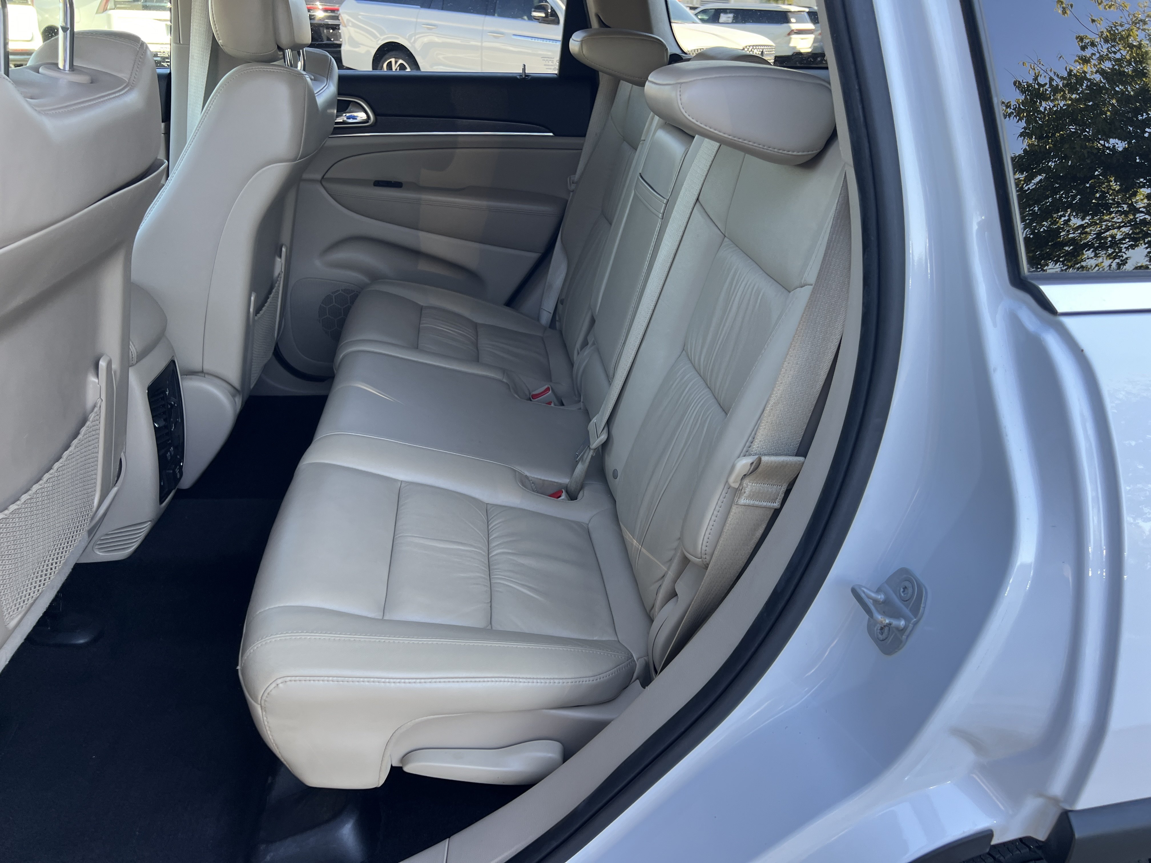 Used 2014 Jeep Grand Cherokee Limited w/ Trailer Tow Group IV RWD image 29