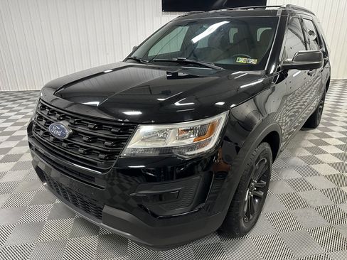 Used 2017 Ford Explorer 4WD image 3