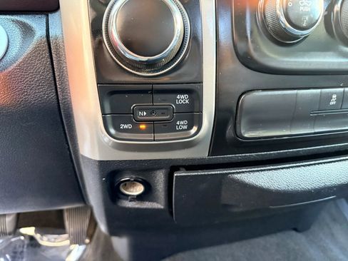 Used 2018 RAM 1500 Classic SLT image 17