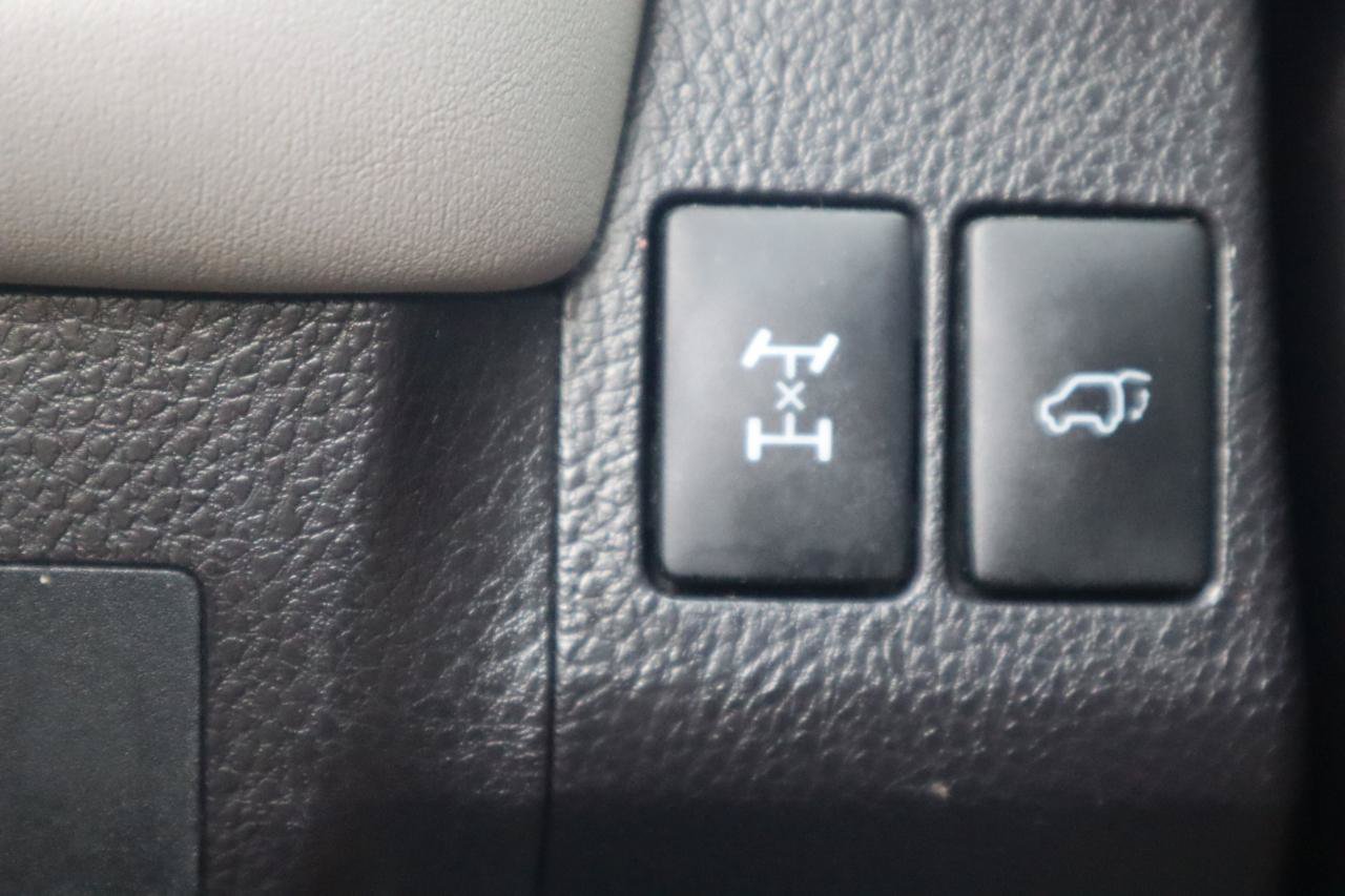 Used 2017 Toyota RAV4 XLE AWD/4WD image 55