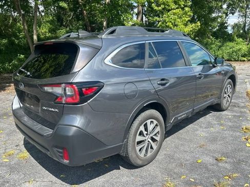 Used 2021 Subaru Outback Premium AWD/4WD image 3