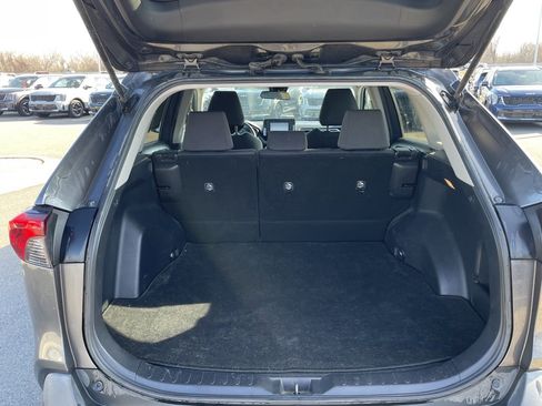 Used 2020 Toyota RAV4 XLE image 9