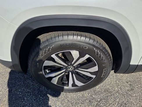New 2026 Volkswagen Atlas SE FWD image 18