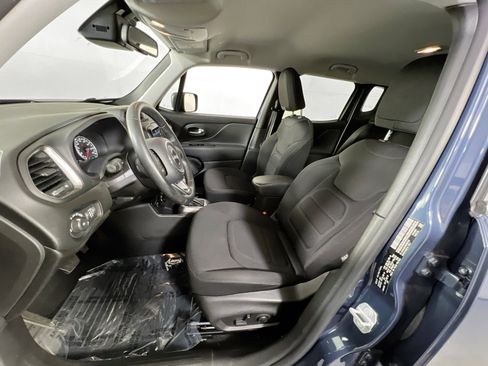 Used 2022 Jeep Renegade Latitude w/ Convenience Group AWD/4WD image 21