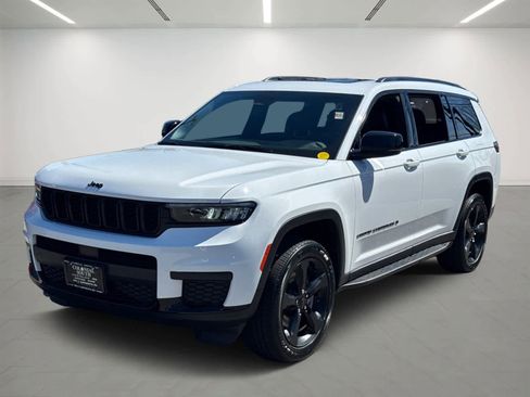Used 2023 Jeep Grand Cherokee L Laredo AWD/4WD image 1