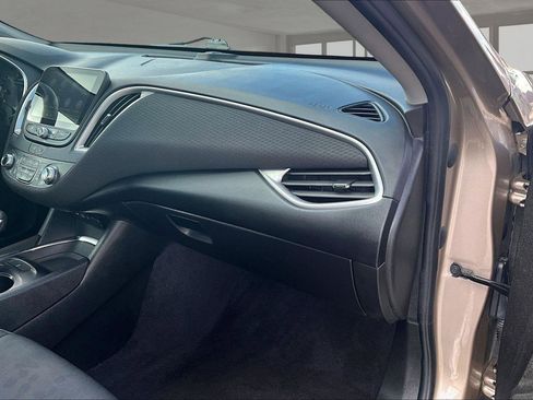 Used 2022 Chevrolet Malibu LT image 18