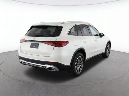 Used 2023 Mercedes-Benz GLC 300 4MATIC image 3