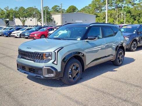 New 2027 Kia Seltos X-Line S w/ X-Line S Premium Package AWD/4WD image 3