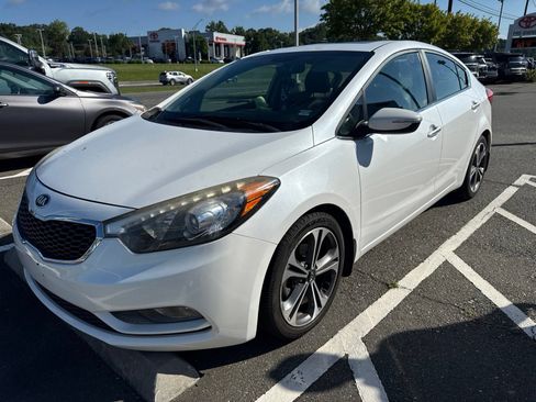Used 2015 Kia Forte EX w/ Premium Package FWD image 5