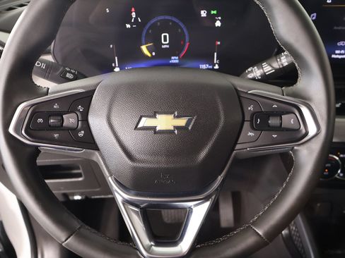 Used 2026 Chevrolet TrailBlazer LT w/ Convenience Package FWD image 3