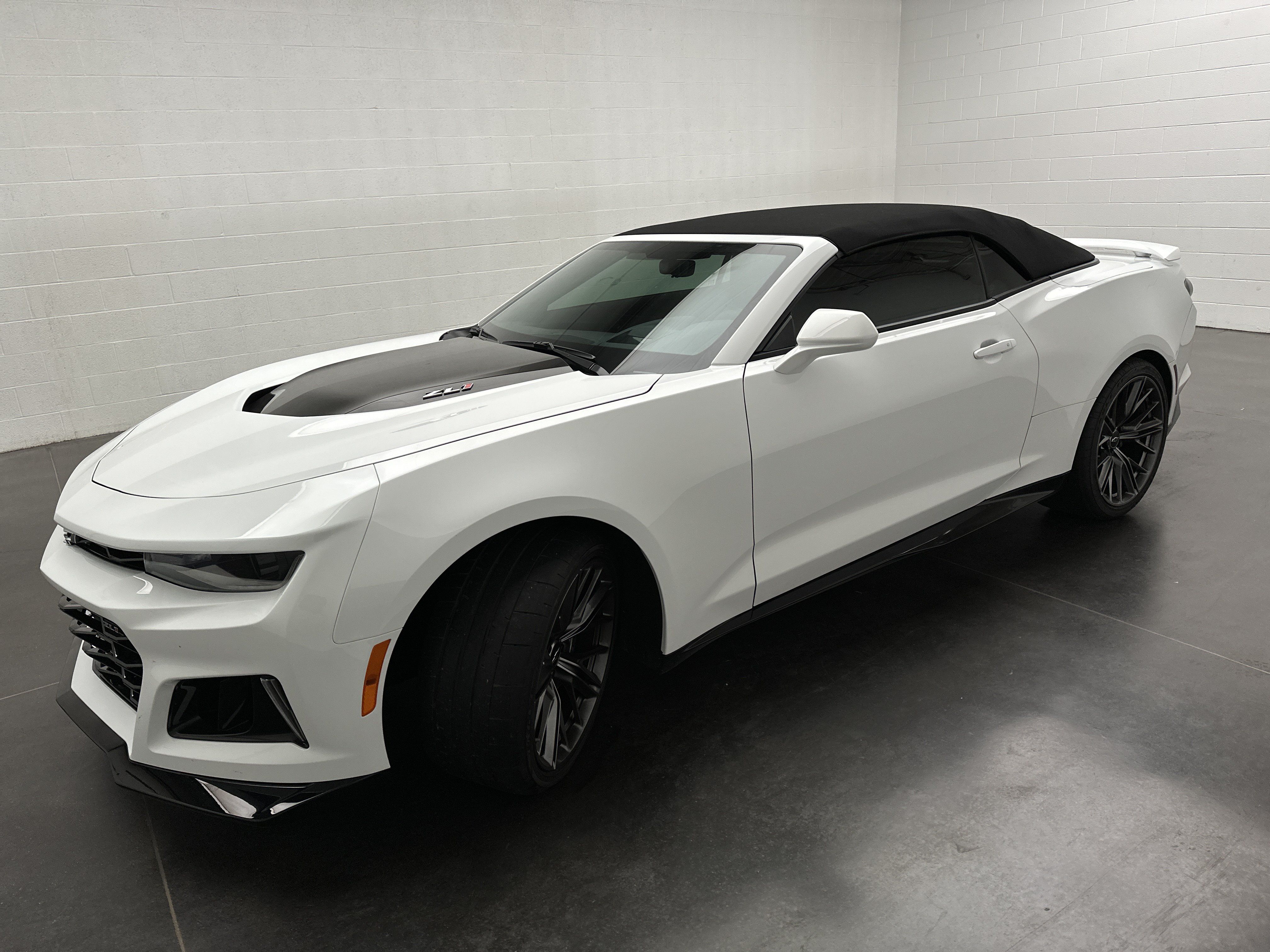 Used 2024 Chevrolet Camaro ZL1 RWD image 4