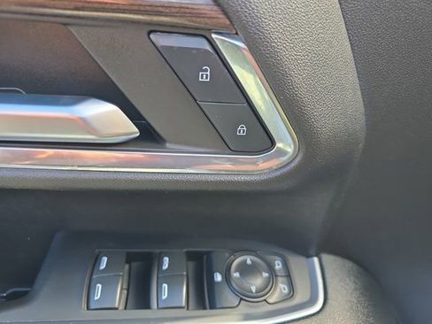 Used 2024 Chevrolet Silverado 2500 LT image 27