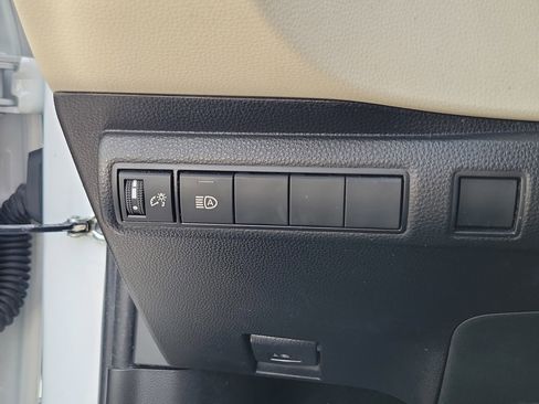 Used 2022 Toyota Corolla LE image 21