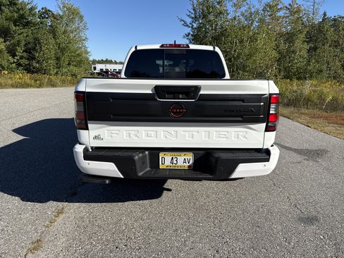 New 2025 Nissan Frontier PRO-4X image 6