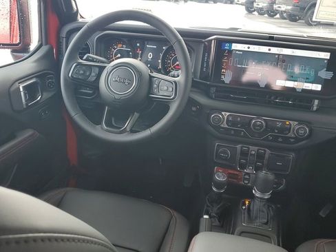 New 2025 Jeep Wrangler Unlimited Rubicon image 12