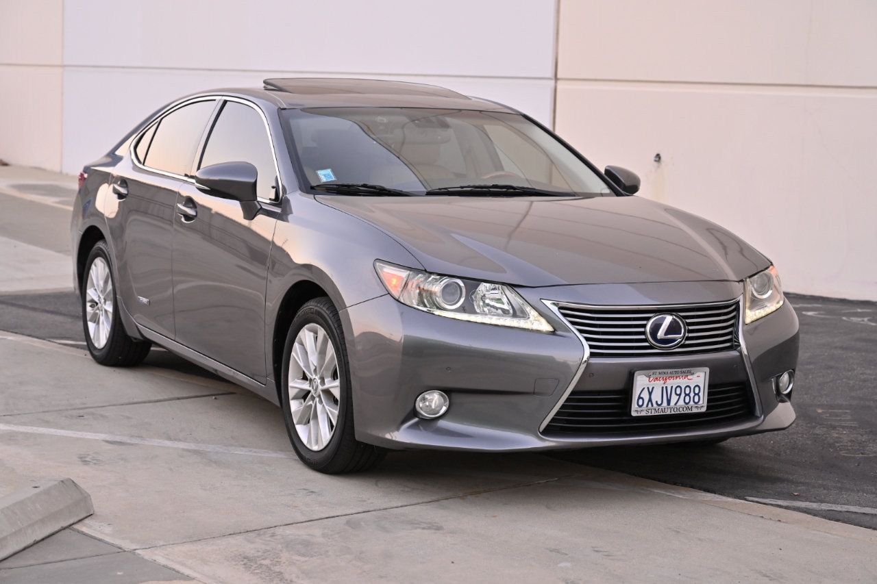 Used 2013 Lexus ES 300h w/ Premium Pkg FWD image 8